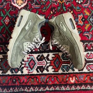 Nike Air Max Suede Sneaker